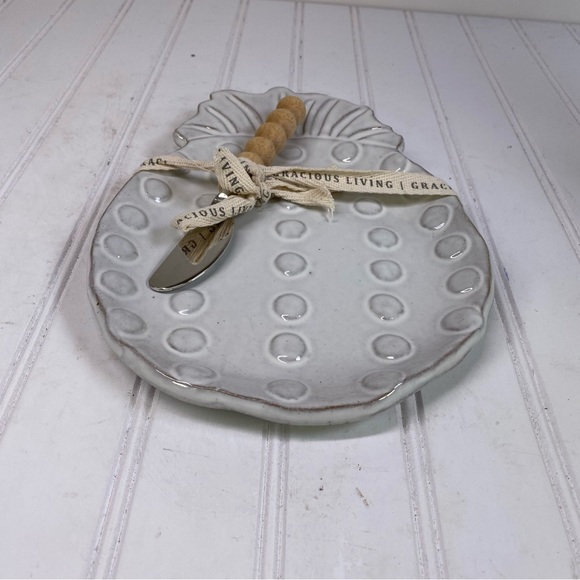 SoHa Living White Ceramic pineapple cheese plate and knife - Picture 3 of 7